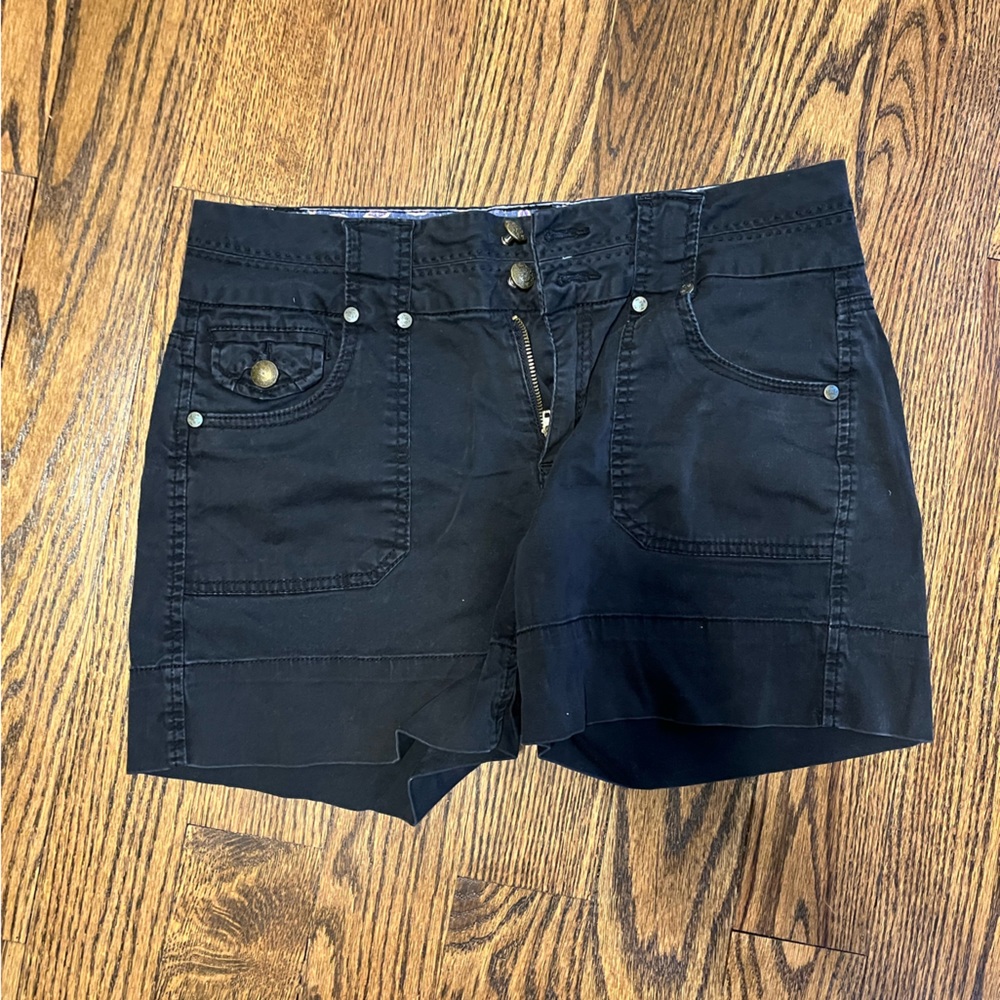 Women’s One One Shorts